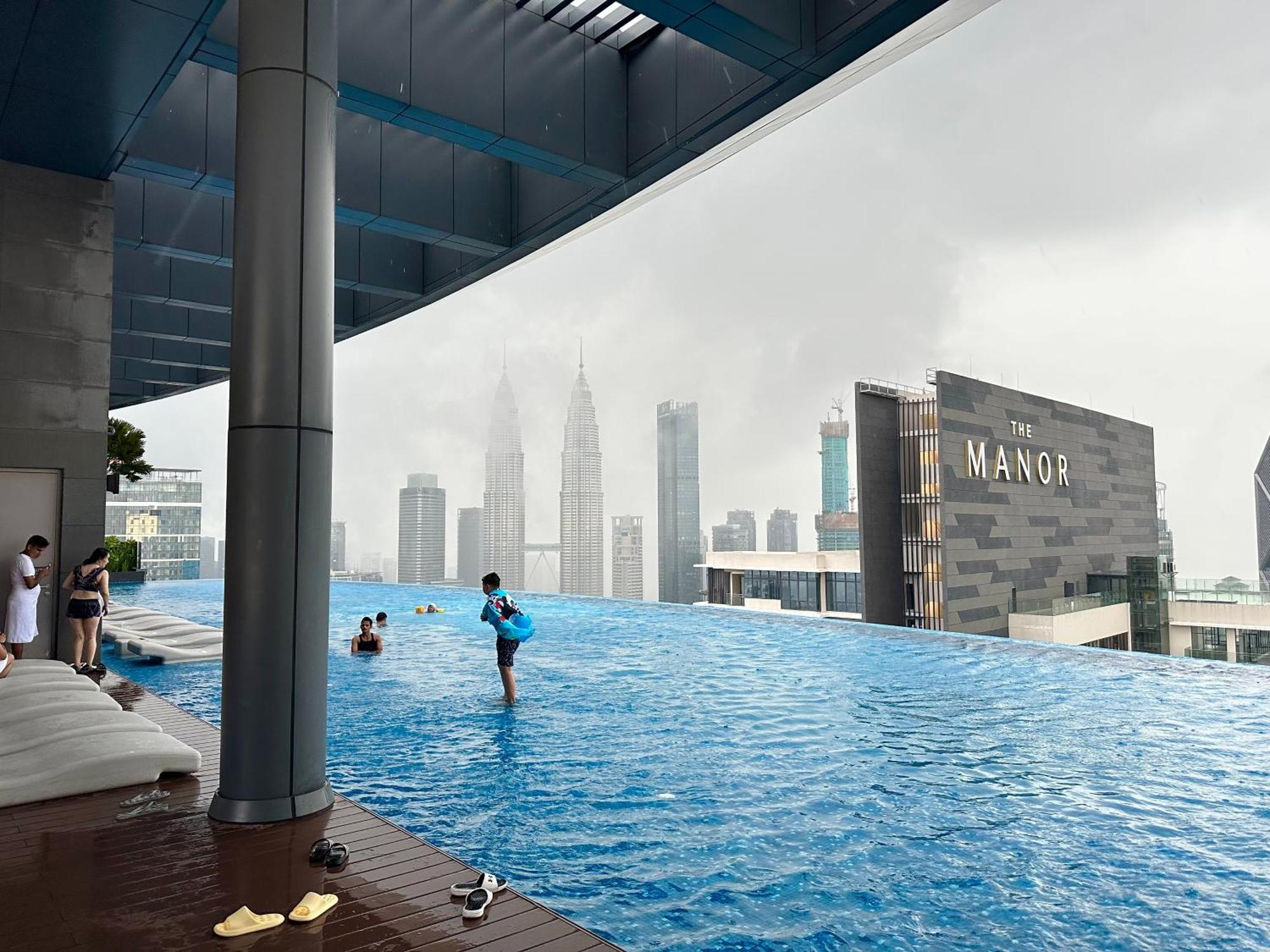 Eaton Service Apartment At Klcc Куала-Лумпур Экстерьер фото
